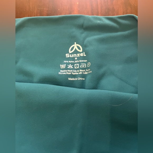 NWOT Sunzel Butterflycra High Waist Mini Flared Yoga Pants for Yoga Workout Gym - Picture 12 of 14